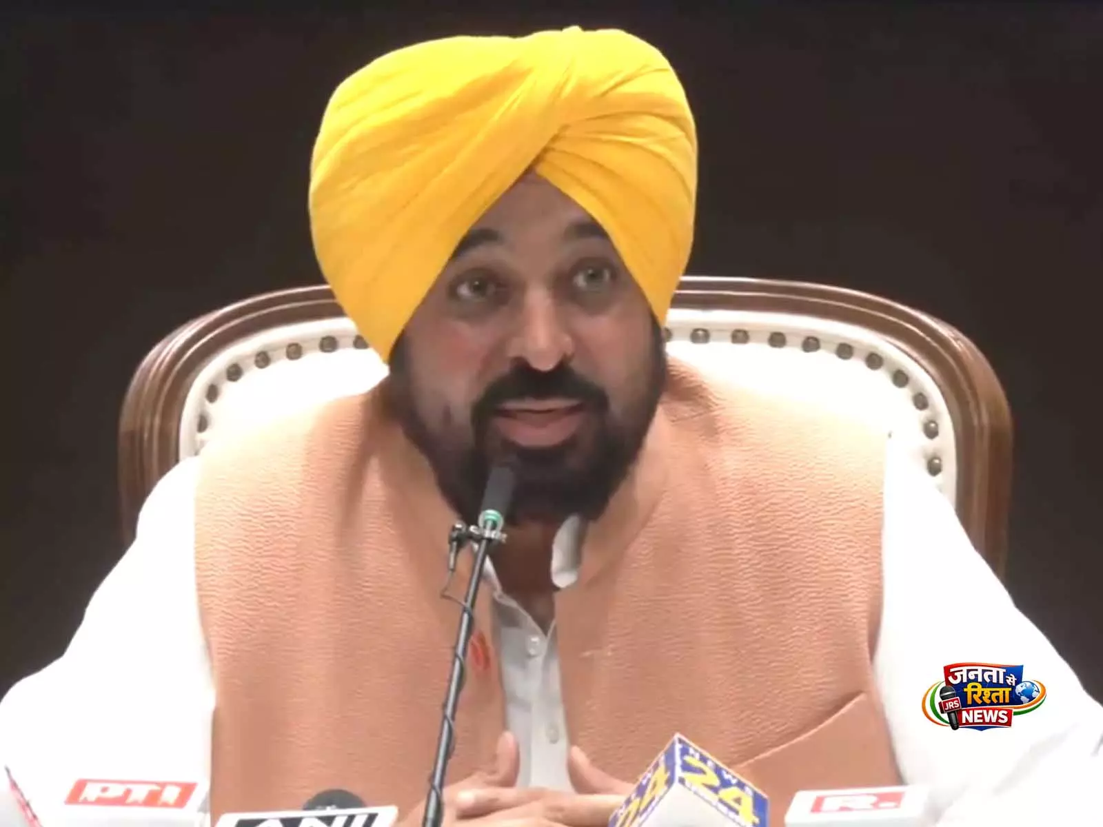AAP में आंतरिक विवाद के बीच भगवंत मान का विपक्ष पर तंज AAP में आंतरिक विवाद के बीच भगवंत मान का विपक्ष पर तंज