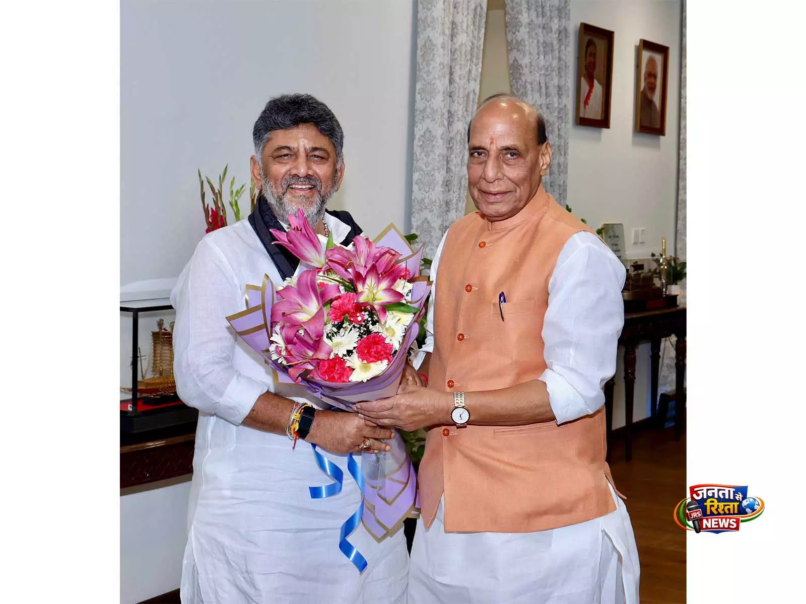 DK Shivakumar ने राजनाथ सिंह से एयरपोर्ट प्रतिबंधों पर उठाया मुद्दा DK Shivakumar ने राजनाथ सिंह से एयरपोर्ट प्रतिबंधों पर उठाया मुद्दा