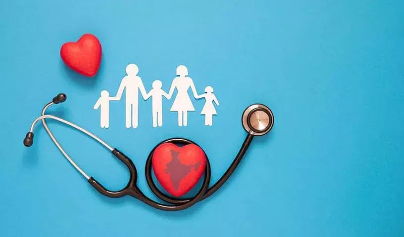 संपादकीय: भारत का स्वास्थ्य बीमा विरोधाभास