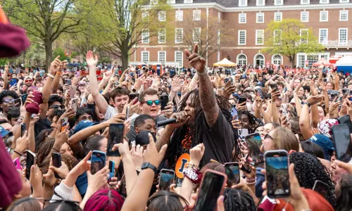 UI के छात्रों ने DaBaby, स्प्रिंग जैम 2026 पर अपनी राय दी