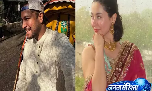 Asim Azhar और Hania Aamirs का स्टेज पर एक खास पल वायरल Asim Azhar और Hania Aamirs का स्टेज पर एक खास पल वायरल