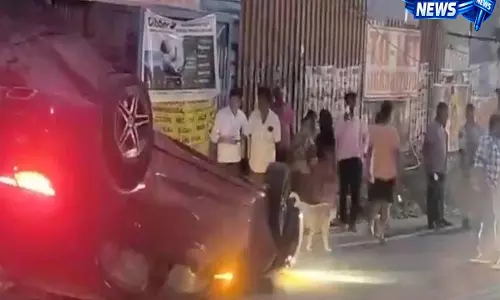 Hyderabad: फिल्मनगर में कार पलटी, ड्राइवर ने किया सरेंडर