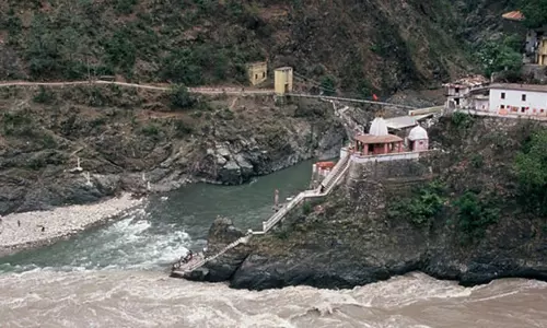 Rudraprayag: बैराज से 26 को होगा पानी रिलीज, खेती को मिलेगा सहारा Rudraprayag: बैराज से 26 को होगा पानी रिलीज, खेती को मिलेगा सहारा