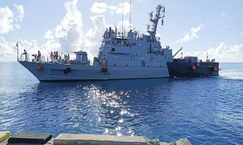 INS कल्पेनी की डॉकिंग अड्डू एटोल में, मालदीव के साथ गहरे संबंधों का प्रतीक INS कल्पेनी की डॉकिंग अड्डू एटोल में, मालदीव के साथ गहरे संबंधों का प्रतीक