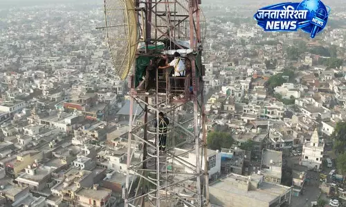 गुरजीत सिंह खालसा को समाना में BSNL टावर से सुरक्षित निकाला गया गुरजीत सिंह खालसा को समाना में BSNL टावर से सुरक्षित निकाला गया
