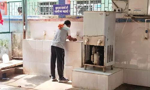 Farrukhabad: लोहिया अस्पताल में पानी की किल्लत से दिक्कत Farrukhabad: लोहिया अस्पताल में पानी की किल्लत से दिक्कत