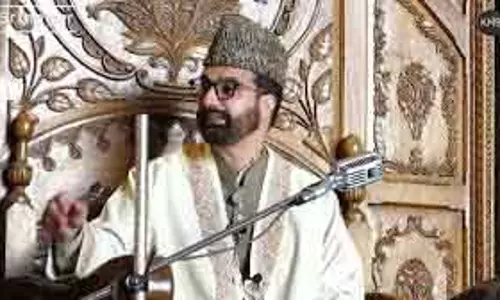 मीरवाइज ने Jammu -Kashmir से हज यात्रियों की कमी पर चिंता जताई मीरवाइज ने Jammu -Kashmir से हज यात्रियों की कमी पर चिंता जताई