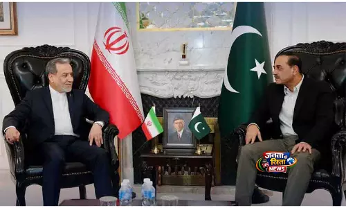 Islamabad: अमेरिका के साथ शांति वार्ता ठप होने के बीच ईरानी विदेश मंत्री अराघची ने सेना प्रमुख मुनीर से मुलाकात की Islamabad: अमेरिका के साथ शांति वार्ता ठप होने के बीच ईरानी विदेश मंत्री अराघची ने सेना प्रमुख मुनीर से मुलाकात की