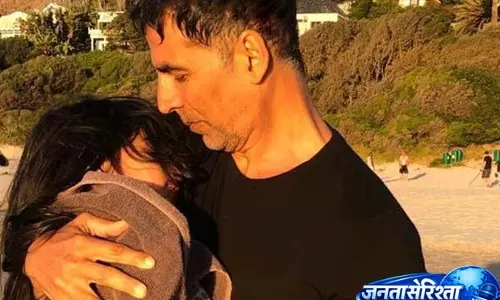 Akshay Kumar के बेटी के ऑनलाइन हैरेसमेंट पर बोलने के कुछ महीने बाद आरोपी गिरफ्तार Akshay Kumar के बेटी के ऑनलाइन हैरेसमेंट पर बोलने के कुछ महीने बाद आरोपी गिरफ्तार