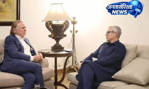 Jammu: ऑस्ट्रेलियाई हाई कमिश्नर ने CM से कृषि सहयोग पर चर्चा की Jammu: ऑस्ट्रेलियाई हाई कमिश्नर ने CM से कृषि सहयोग पर चर्चा की