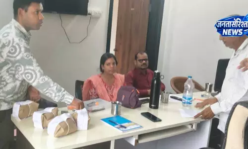 साहू होटल में मिली गन्दगी, नोटिस जारी साहू होटल में मिली गन्दगी, नोटिस जारी