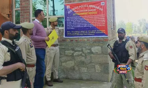 श्रीनगर पुलिस ने NDPS एक्ट के तहत कार्रवाई करते हुए नशा तस्करों की 3.5 करोड़ रुपये की संपत्ति कुर्क की श्रीनगर पुलिस ने NDPS एक्ट के तहत कार्रवाई करते हुए नशा तस्करों की 3.5 करोड़ रुपये की संपत्ति कुर्क की