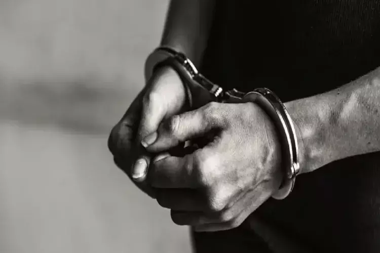 Anantnag: अनंतनाग पुलिस ने नशा तस्करी पर कसा शिकंजा Anantnag: अनंतनाग पुलिस ने नशा तस्करी पर कसा शिकंजा