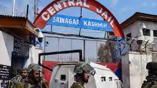 Srinagar: डिजिटल उपकरण मिलने से जेल प्रशासन में हड़कंप Srinagar: डिजिटल उपकरण मिलने से जेल प्रशासन में हड़कंप