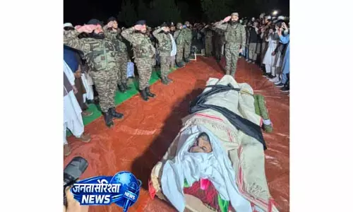 Jammu में रोमियो फोर्स ने नायकों को किया नमन Jammu में रोमियो फोर्स ने नायकों को किया नमन