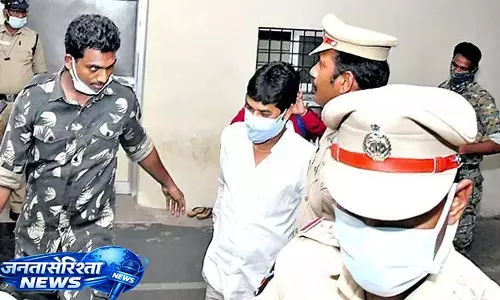 YCP MLC अनंतबाबू को 14 दिन की रिमांड पर भेजा गया YCP MLC अनंतबाबू को 14 दिन की रिमांड पर भेजा गया