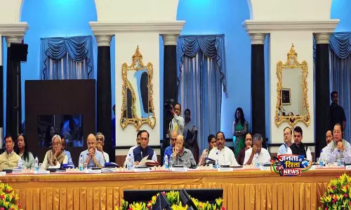 विकास में तेज़ी लाने के लिए तेज़ कनेक्टिविटी: खांडू ने NITI आयोग से कहा विकास में तेज़ी लाने के लिए तेज़ कनेक्टिविटी: खांडू ने NITI आयोग से कहा