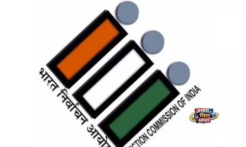 निष्पक्षता बनाए रखने में विफलता: ECI ने बंगाल में 5 पुलिसकर्मियों को निलंबित किया, SP को दी चेतावनी निष्पक्षता बनाए रखने में विफलता: ECI ने बंगाल में 5 पुलिसकर्मियों को निलंबित किया, SP को दी चेतावनी