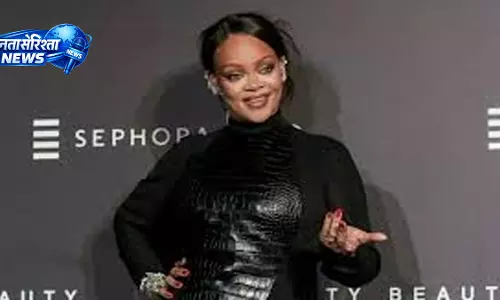 मुंबई में फेंटी ब्यूटी इवेंट, Rihanna ने भारतीय डिज़ाइनर एक्सेसरीज़ के साथ बढ़ाई ग्लोबल चमक मुंबई में फेंटी ब्यूटी इवेंट, Rihanna ने भारतीय डिज़ाइनर एक्सेसरीज़ के साथ बढ़ाई ग्लोबल चमक