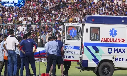 IPL2026: लुंगी एनगिडी को लगी गंभीर चोट, मैदान से बाहर ले जाया गया IPL2026: लुंगी एनगिडी को लगी गंभीर चोट, मैदान से बाहर ले जाया गया