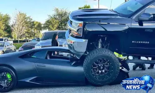 महिला ने लंबे ट्रक से Lamborghini को कुचला, वायरल वीडियो से बहस छिड़ी महिला ने लंबे ट्रक से Lamborghini को कुचला, वायरल वीडियो से बहस छिड़ी