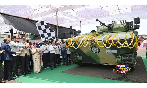 DRDO ने VRDE अहिल्यानगर में उन्नत बख्तरबंद प्लेटफॉर्म का किया अनावरण DRDO ने VRDE अहिल्यानगर में उन्नत बख्तरबंद प्लेटफॉर्म का किया अनावरण