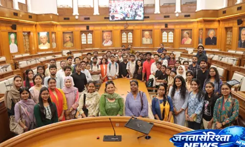 दिल्ली विधानसभा की युवा संपर्क पहल 75 कॉलेज छात्रों की यात्रा के साथ शुरू हुई दिल्ली विधानसभा की युवा संपर्क पहल 75 कॉलेज छात्रों की यात्रा के साथ शुरू हुई