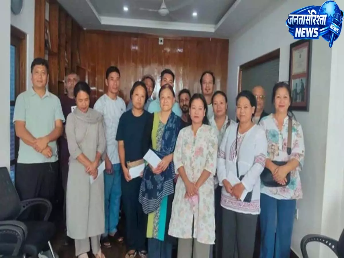 Nagaland: MCCI ने दिलोंग आग से प्रभावित व्यापारियों को सहायता प्रदान की Nagaland: MCCI ने दिलोंग आग से प्रभावित व्यापारियों को सहायता प्रदान की