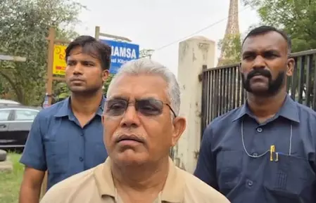 बंगाल में लोगों के मन से गायब हुआ टीएमसी का डर, बन रही भाजपा सरकार: दिलीप घोष बंगाल में लोगों के मन से गायब हुआ टीएमसी का डर, बन रही भाजपा सरकार: दिलीप घोष