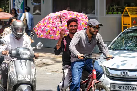उत्तरी भारत में भीषण लू का प्रकोप, यूपी के 32 जिलों के लिए अलर्ट जारी उत्तरी भारत में भीषण लू का प्रकोप, यूपी के 32 जिलों के लिए अलर्ट जारी