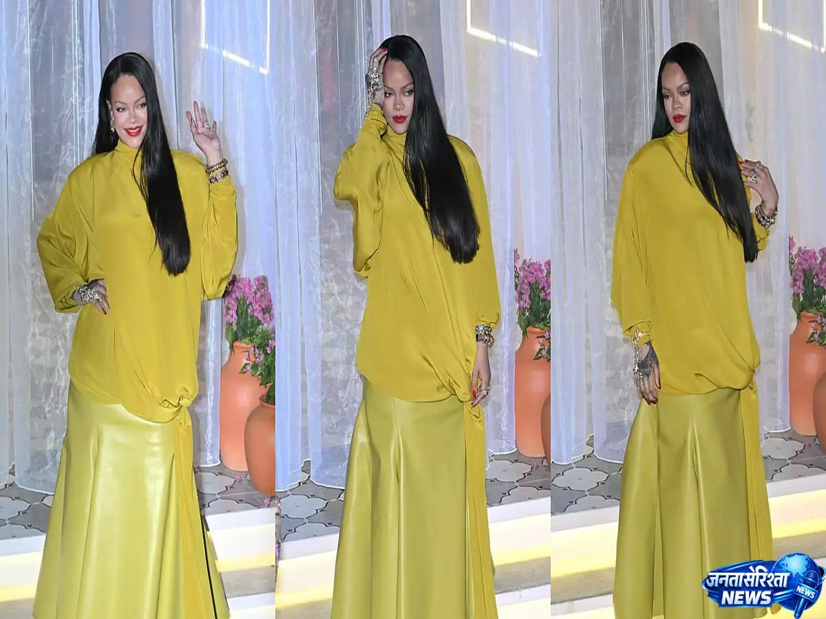 Rihanna ने हरे रंग के कपड़ों में फेंटी ब्यूटी लॉन्च, मुंबई में मचाई धूम, मनीष मल्होत्रा के देसी हाथफूल के साथ लुक - तस्वीरें Rihanna ने हरे रंग के कपड़ों में फेंटी ब्यूटी लॉन्च, मुंबई में मचाई धूम, मनीष मल्होत्रा के देसी हाथफूल के साथ लुक - तस्वीरें