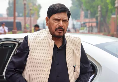 रामदास आठवले की पार्टी करेगी यूपी चुनाव में एंट्री, भाजपा से 25 सीटों की मांग, नहीं तो अकेले चुनाव लड़ने की तैयारी रामदास आठवले की पार्टी करेगी यूपी चुनाव में एंट्री, भाजपा से 25 सीटों की मांग, नहीं तो अकेले चुनाव लड़ने की तैयारी
