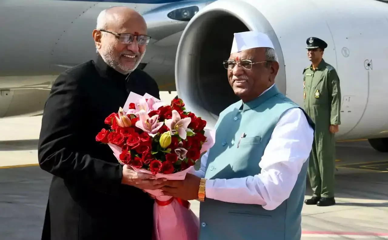 Jaipur: उपराष्ट्रपति के आगमन पर स्वागत कार्यक्रम Jaipur: उपराष्ट्रपति के आगमन पर स्वागत कार्यक्रम