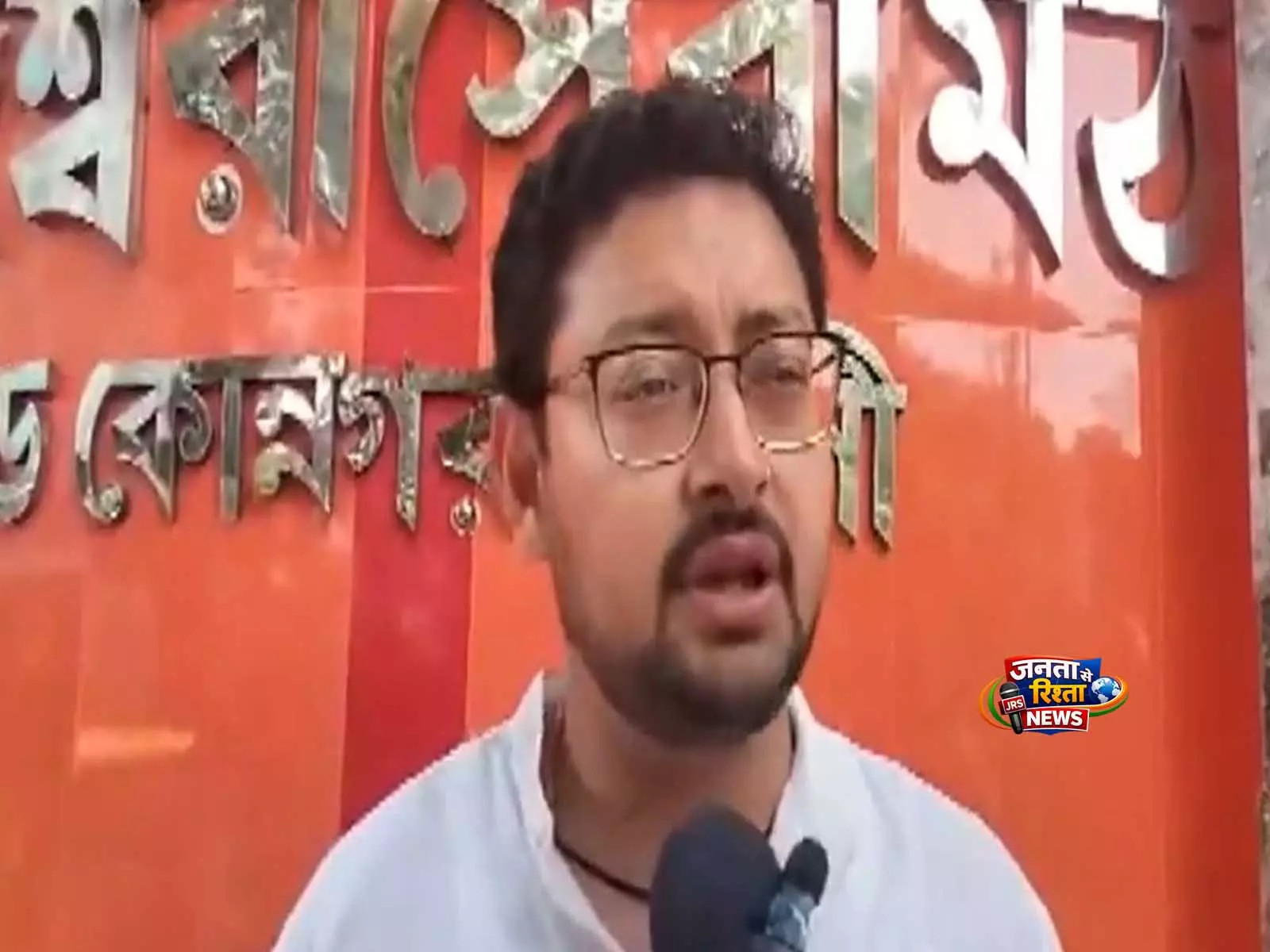 TMC उम्मीदवार सिरसान्या बंदोपाध्याय ने बीजेपी पर साधा निशाना TMC उम्मीदवार सिरसान्या बंदोपाध्याय ने बीजेपी पर साधा निशाना