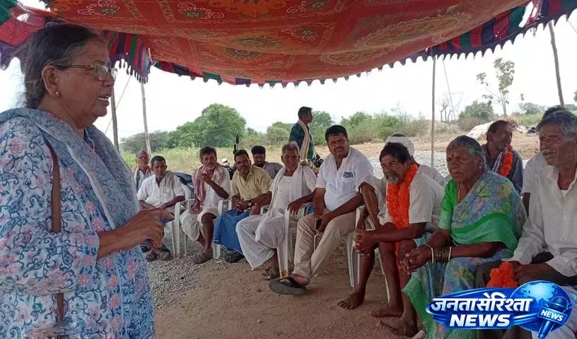 नेशनल कमेटी के सदस्यों ने Pharma City के खिलाफ किसानों के विरोध प्रदर्शन को अपना समर्थन दिया नेशनल कमेटी के सदस्यों ने Pharma City के खिलाफ किसानों के विरोध प्रदर्शन को अपना समर्थन दिया