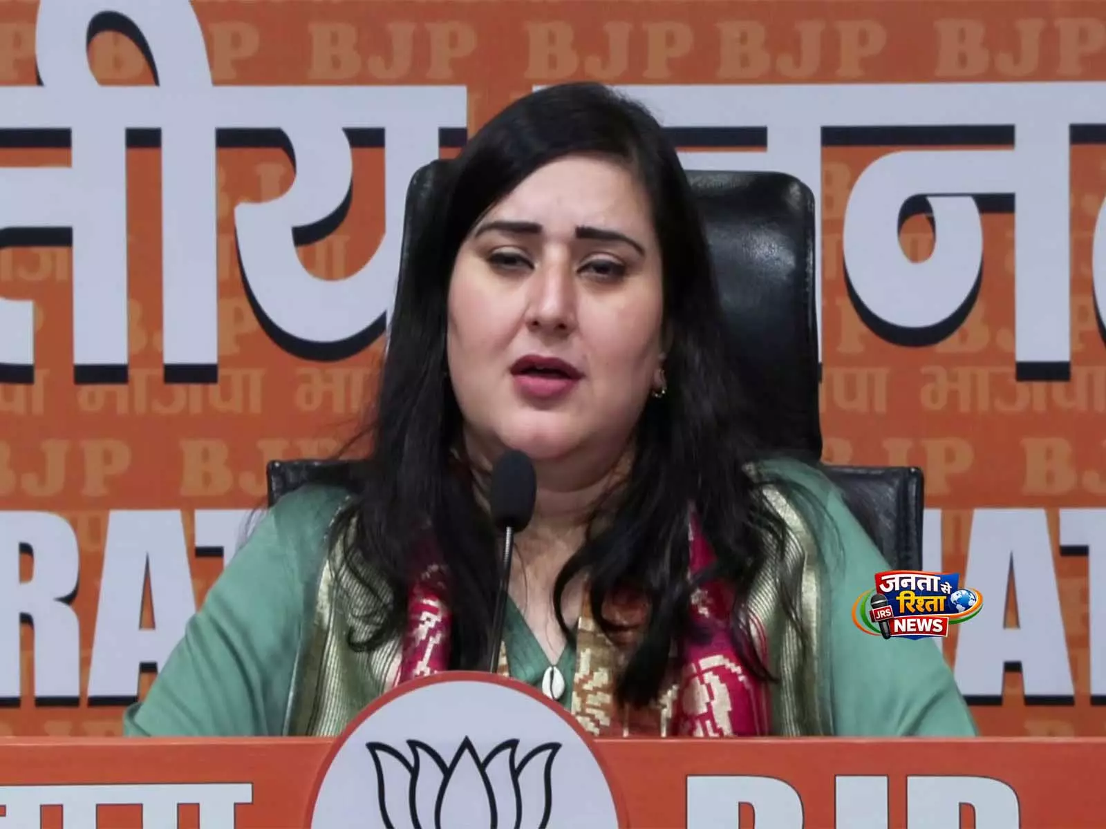 AAP सदस्य नाराज: BJP की बांसुरी स्वराज ने शीश महल 2.0 को लेकर अरविंद केजरीवाल पर हमला बोला AAP सदस्य नाराज: BJP की बांसुरी स्वराज ने शीश महल 2.0 को लेकर अरविंद केजरीवाल पर हमला बोला