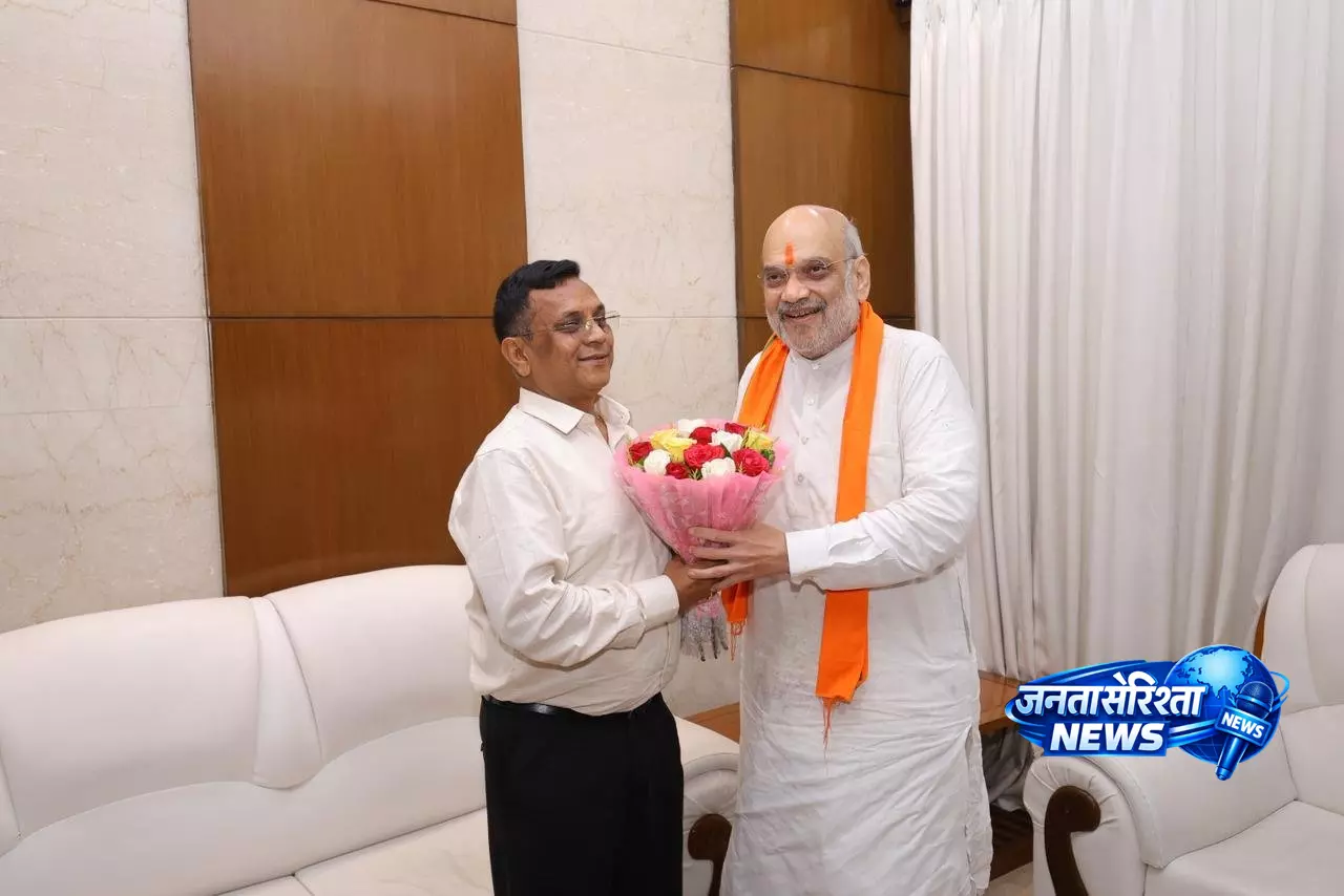 नीति आयोग सदस्य गोवर्धन दास ने गृह मंत्री अमित शाह से की मुलाकात नीति आयोग सदस्य गोवर्धन दास ने गृह मंत्री अमित शाह से की मुलाकात