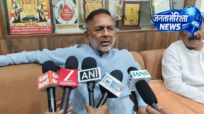 राजस्थान के मंत्री हीरालाल नागर का भामाशाह मंडी का औचक निरीक्षण राजस्थान के मंत्री हीरालाल नागर का भामाशाह मंडी का औचक निरीक्षण