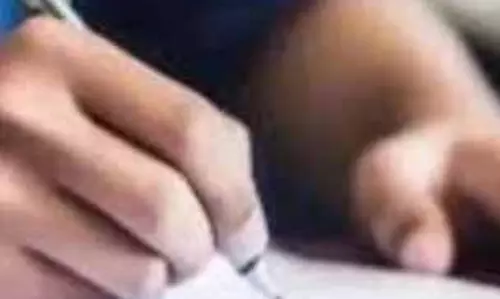 टीचर ही होमगार्ड भर्ती परीक्षा में नकल करा रहे थे, चार गिरफ्तार टीचर ही होमगार्ड भर्ती परीक्षा में नकल करा रहे थे, चार गिरफ्तार