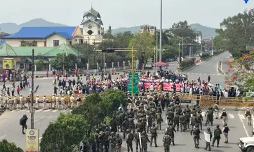 Manipur: इंफाल में COCOMI रैली के दौरान झड़प, 30 लोग घायल Manipur: इंफाल में COCOMI रैली के दौरान झड़प, 30 लोग घायल