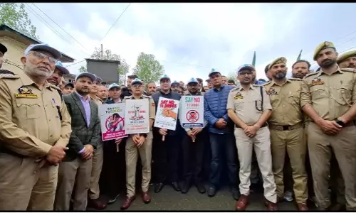 कुपवाड़ा में नशा मुक्ति कार्यक्रम लोगों की आवाज़ बना कुपवाड़ा में नशा मुक्ति कार्यक्रम लोगों की आवाज़ बना