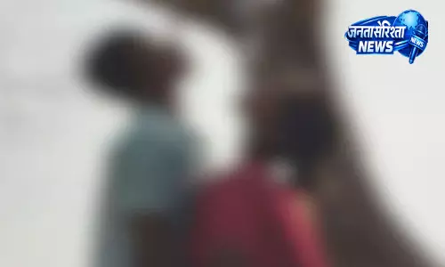 खेत के पेड़ में डबल सुसाइड, लटकी हुई मिली युवक और महिला की लाशें