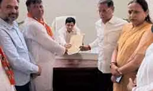 Rewari, धारूहेड़ा में बागियों ने आधिकारिक उम्मीदवारों का विरोध किया Rewari, धारूहेड़ा में बागियों ने आधिकारिक उम्मीदवारों का विरोध किया