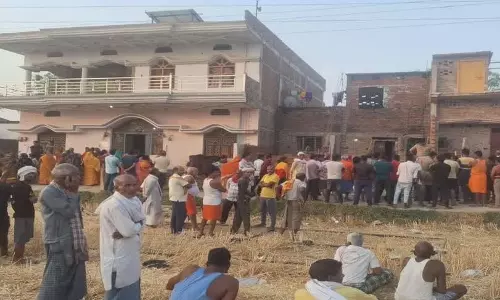 पत्नी और सास की चाकू मारकर हत्या, ससुर की हालत नाजुक पत्नी और सास की चाकू मारकर हत्या, ससुर की हालत नाजुक