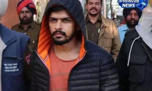 Punjab: बिश्नोई गिरोह की धमकी, वेब सीरीज विवाद में बढ़ी राजनीतिक गर्मी Punjab: बिश्नोई गिरोह की धमकी, वेब सीरीज विवाद में बढ़ी राजनीतिक गर्मी