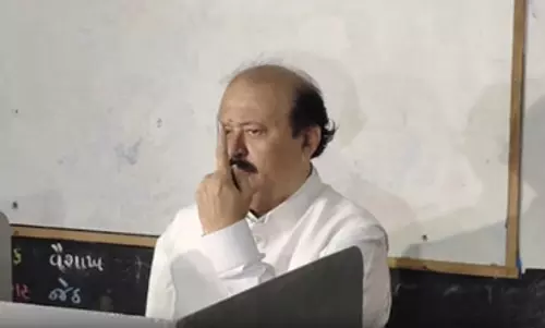 गुजरात में स्थानीय निकाय चुनाव के लिए मतदान जारी, विधानसभा उपाध्यक्ष ने की वोट डालने की अपील