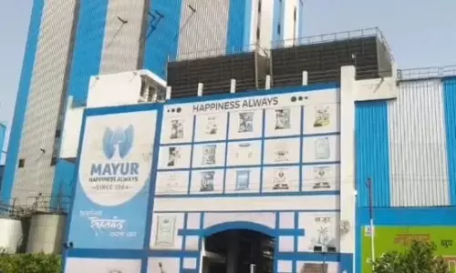 Kanpur Dehat: मिलावटी तेल फैक्ट्री पर छापा, 28 हजार लीटर जब्त Kanpur Dehat: मिलावटी तेल फैक्ट्री पर छापा, 28 हजार लीटर जब्त
