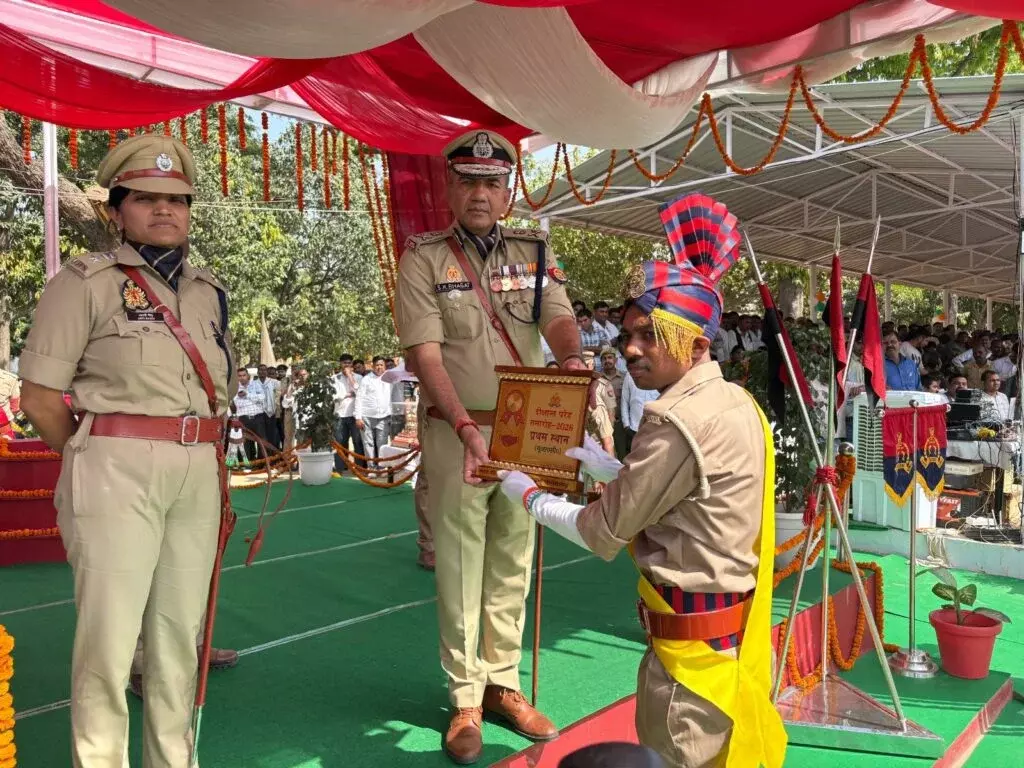 Farrukhabad: फतेहगढ़ पुलिस लाइन में भव्य दीक्षांत परेड, 470 रिक्रूट पास Farrukhabad: फतेहगढ़ पुलिस लाइन में भव्य दीक्षांत परेड, 470 रिक्रूट पास
