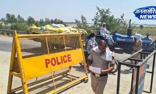 Haryana-यूपी बॉर्डर पर गेहूं की आवक रोकने के लिए नाके लगाए गए Haryana-यूपी बॉर्डर पर गेहूं की आवक रोकने के लिए नाके लगाए गए