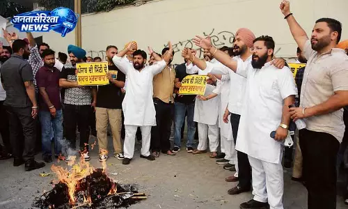 AAP ने BJP में शामिल हुए गुप्ता के कदम का किया विरोध